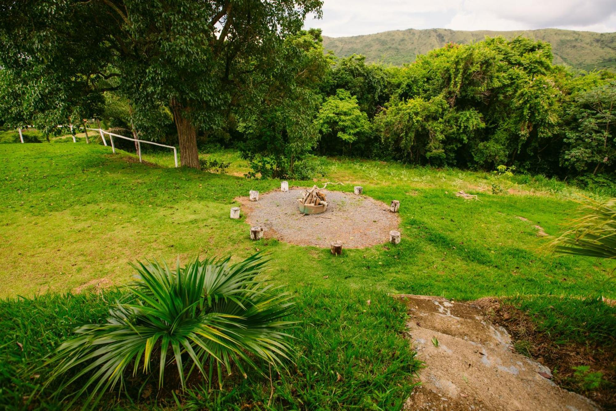 Mirante Dos Ipês Capitólio